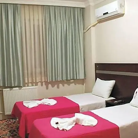 Oz Yavuz Otel *