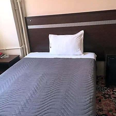 Oz Yavuz Hotel *