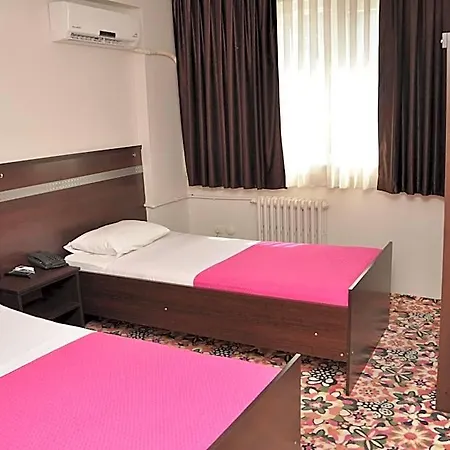 Oz Yavuz Hotel *